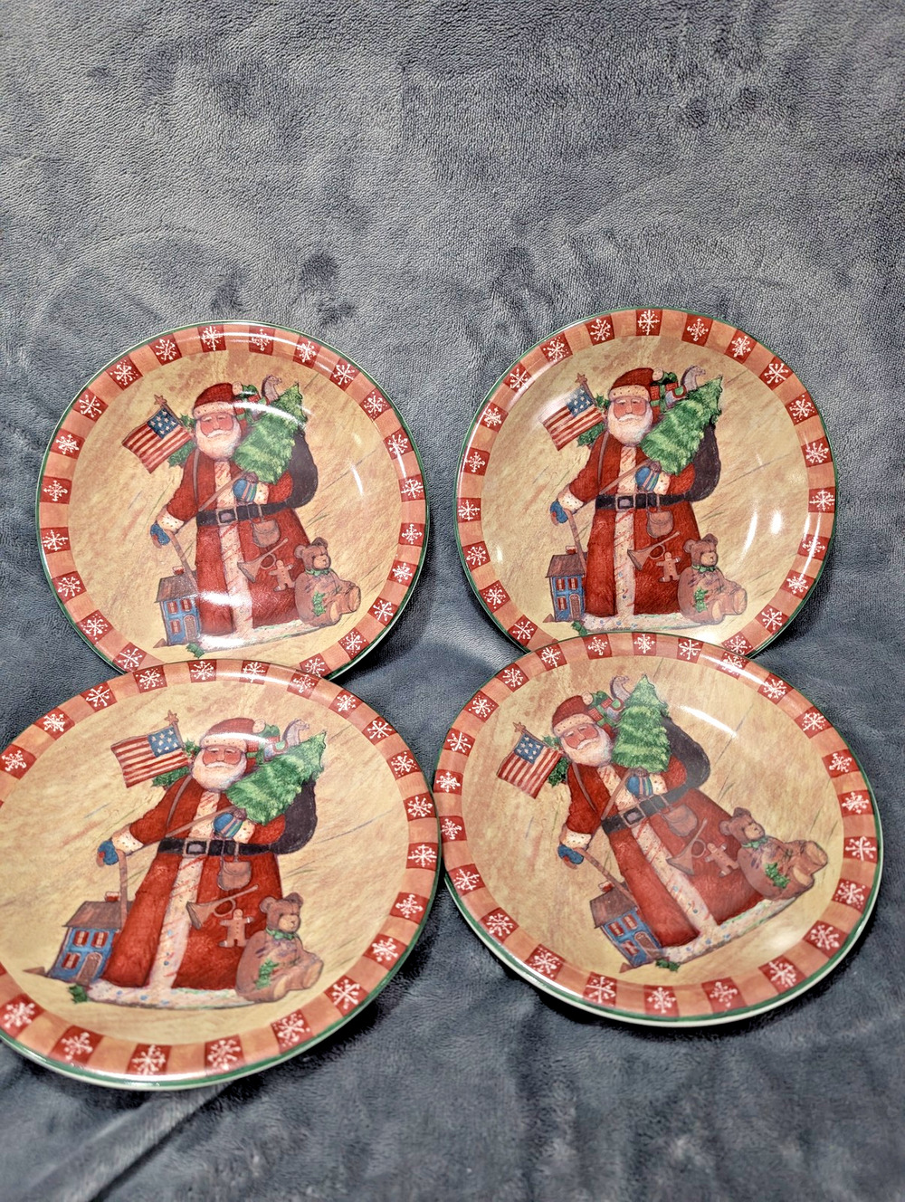 Set of 4 American Santa Christmas Salad Plates Snowflake Border Holiday